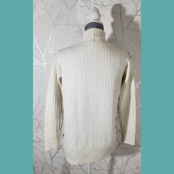 Romeo + Juliet Couture White & Black Checkered Knit Waterfall Cardigan - Picture 4 of 6